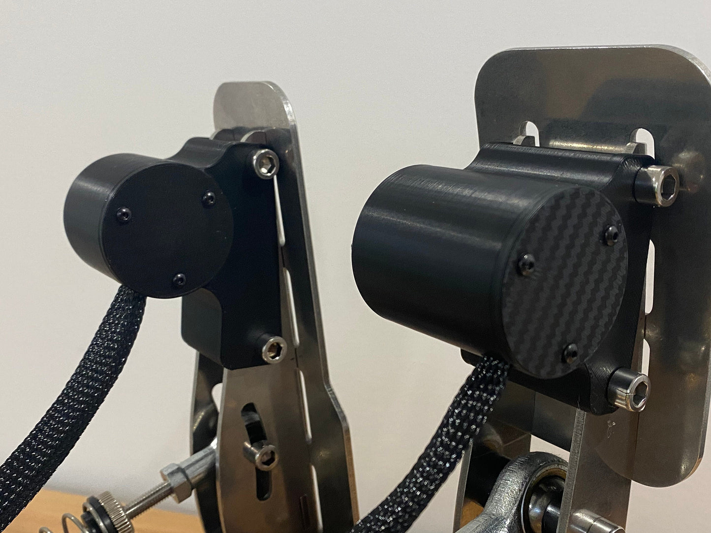 Simjack Pro/ UT Haptic pedals simracing Rumble motor with Simhub (pedals not includ) | Wolf Sim Racing