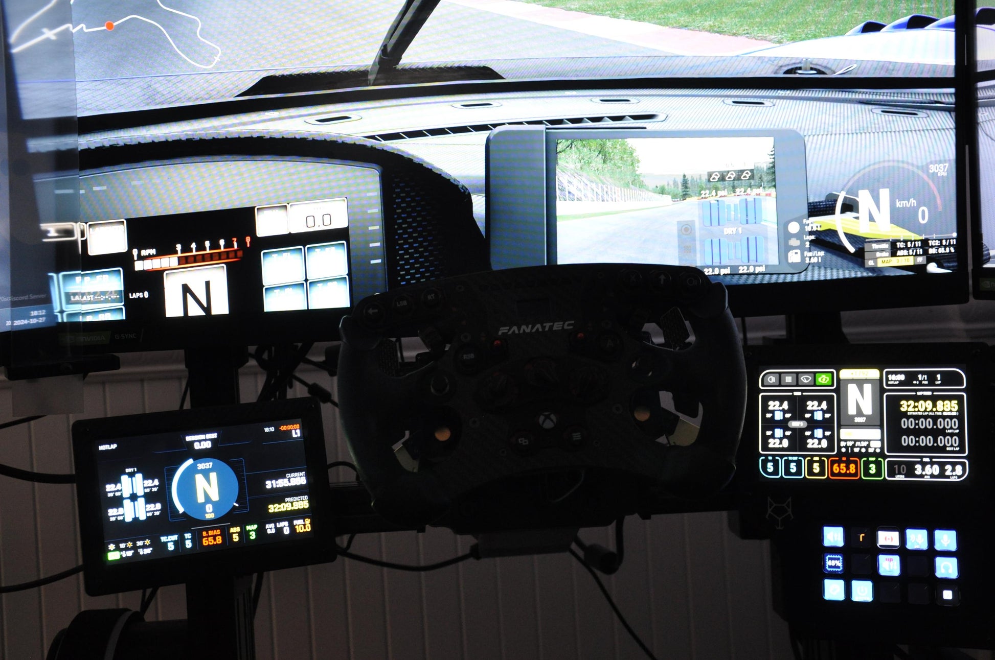 Sim racing dashboard with Touch Screen 6.8" voCore and Stream Deck Support (stream deck not includ) | Wolf Sim Racing