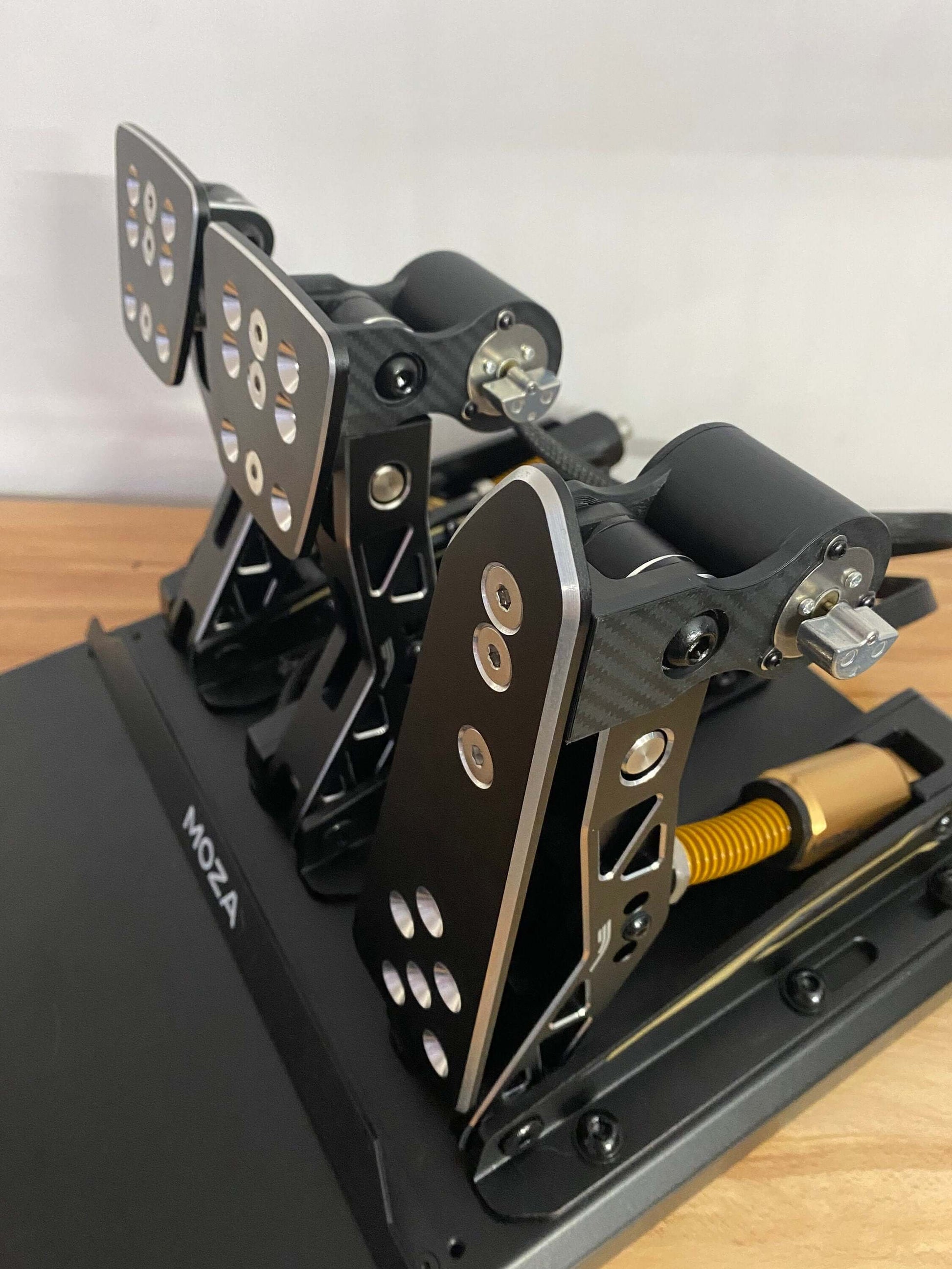 Moza CRP Haptic pedals simracing Rumble motor with Simhub | Wolf Sim Racing