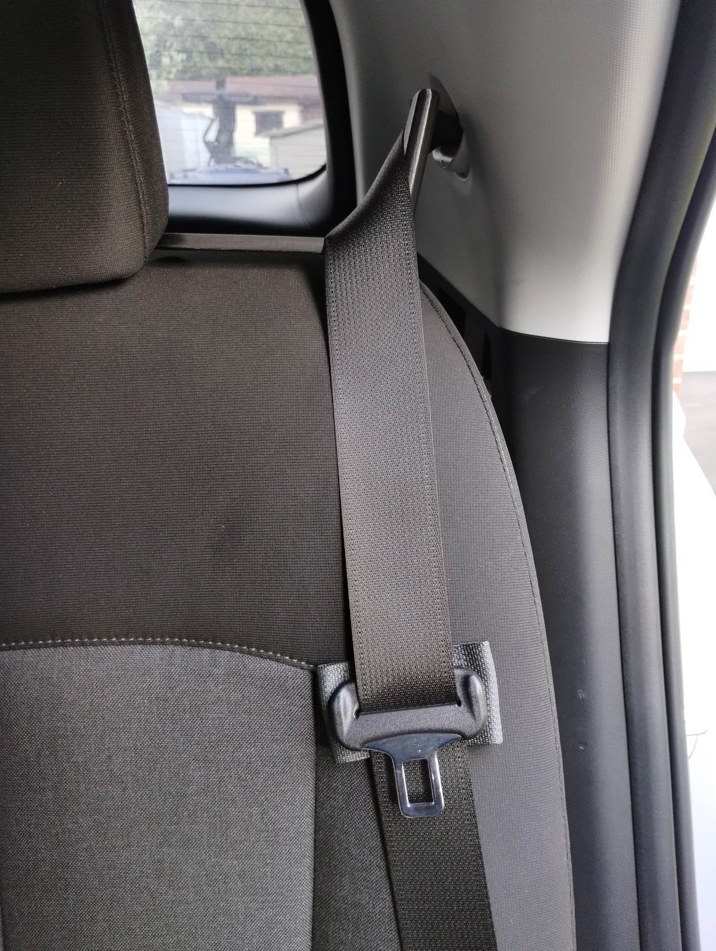 Seatbelt Holder for Hyundai Ioniq 5 – Easy Clip Support (Set of 2)